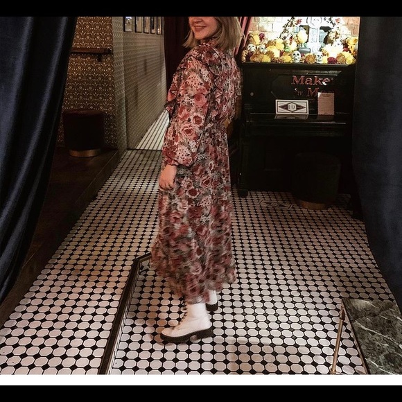 Zara Dresses & Skirts - Beautiful Zara MIDI Dress